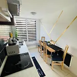 Pensión Alpesi Downtown 3*