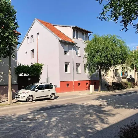 Alpesi Downtown * Sopron