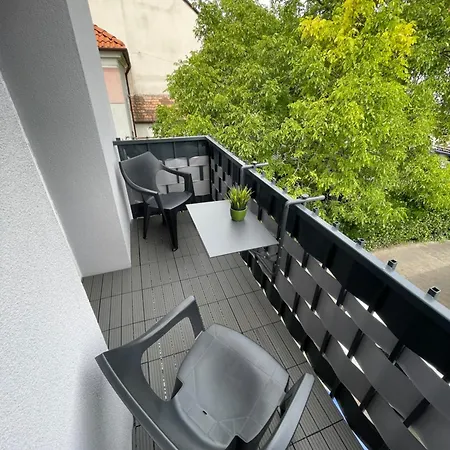 Alpesi Downtown 3*