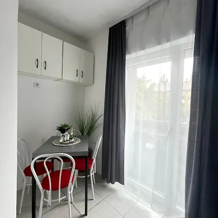 בית הארחה Alpesi Downtown