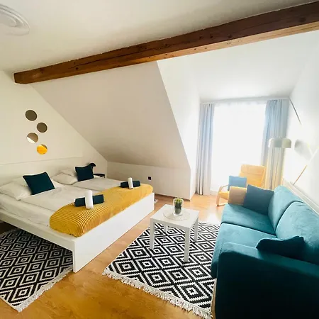 Alpesi Downtown 3*